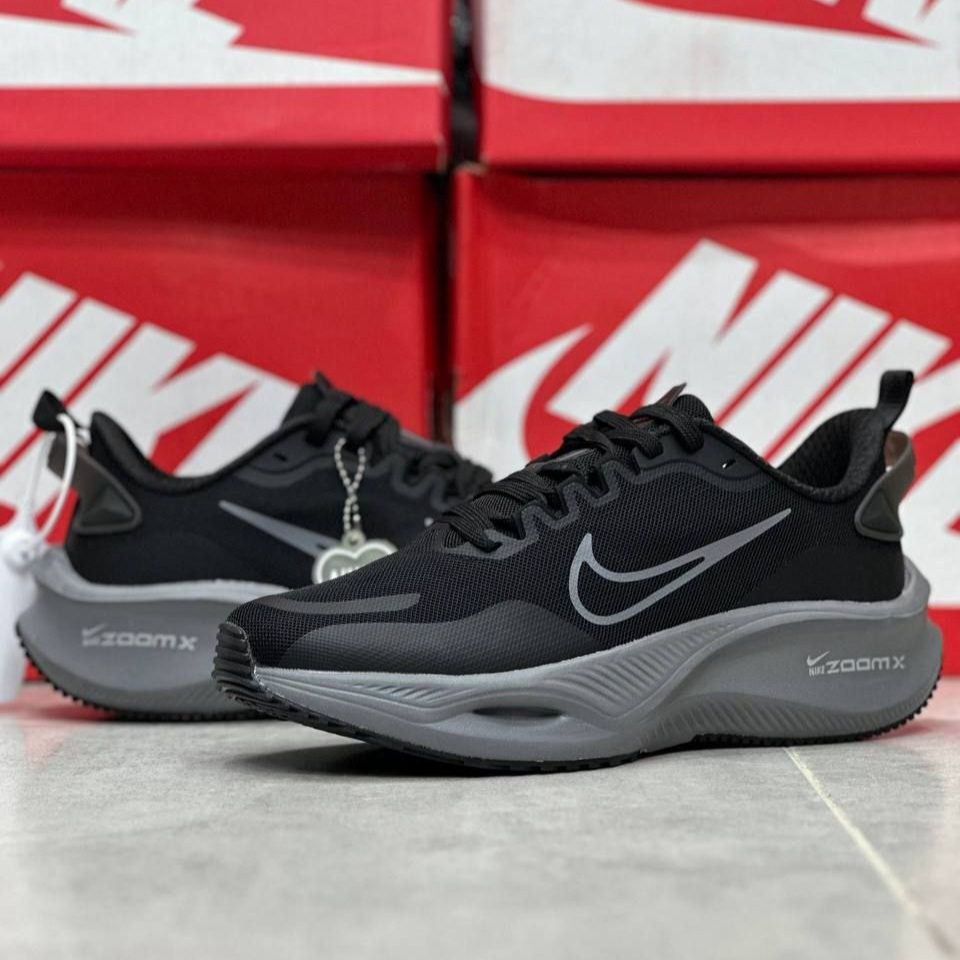 کتونی رانینگ و پیاده روی مردانه نایک زوم ایکس لبخندی nike zoom x / ضمانت ویتنامی و کیفیت / سایز ۴۰ الا ۴۵