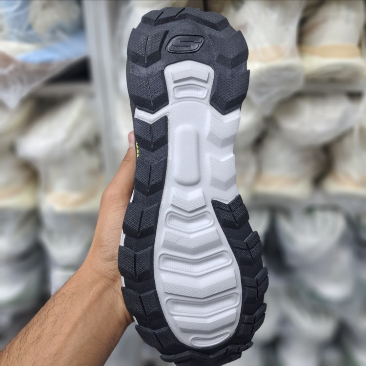 کفش مردانه طبیعت گردی و شهری اسکیچرز مکس پروتکت Skechers max protect / ضمانت کیفیت و ویتنام / سایز 40 الا 45