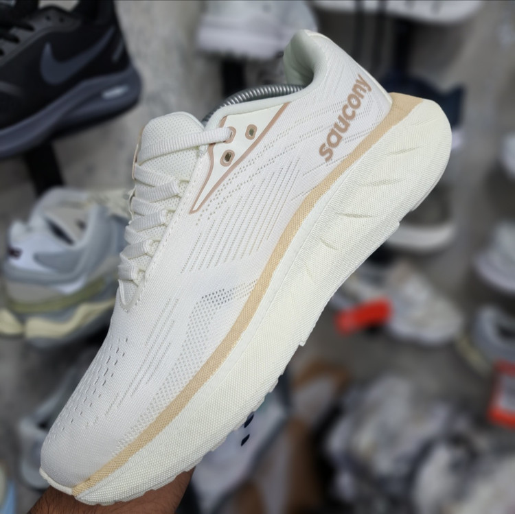 کتونی رانینگ و پیاده روی ساکونی راید ۱۸ Saucony Ride 18 / ضمانت کیفیت و ویتنام / سایز ۴۰ الا ۴۵