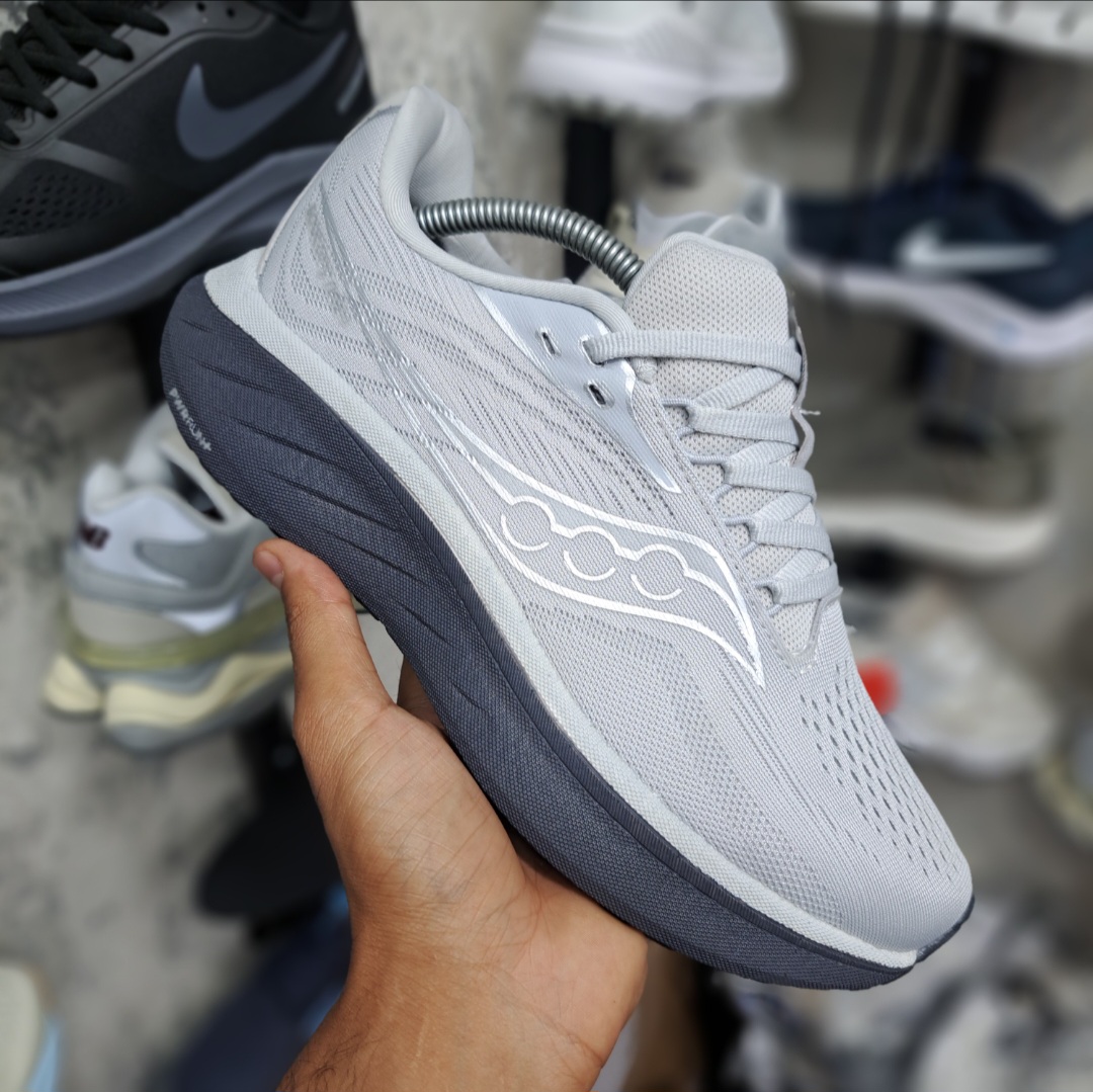 کتونی رانینگ و پیاده روی ساکونی راید ۱۸ Saucony Ride 18 / ضمانت کیفیت و ویتنام / سایز ۴۰ الا ۴۵