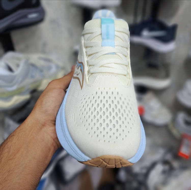 کتونی رانینگ و پیاده روی ساکونی راید ۱۸ Saucony Ride 18 / ضمانت کیفیت و ویتنام / سایز ۴۰ الا ۴۵