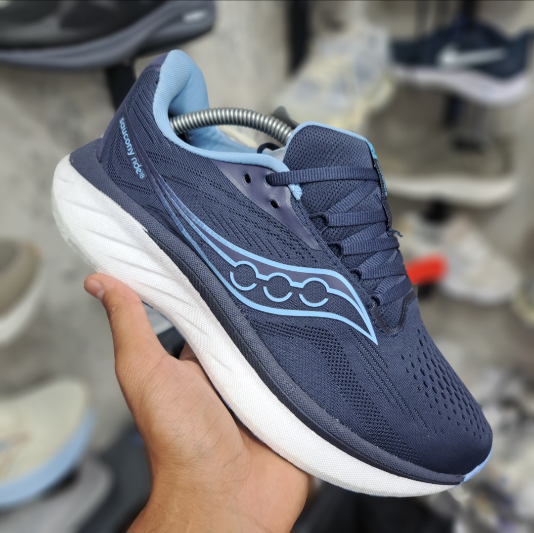 کتونی رانینگ و پیاده روی ساکونی راید ۱۸ Saucony Ride 18 / ضمانت کیفیت و ویتنام / سایز ۴۰ الا ۴۵