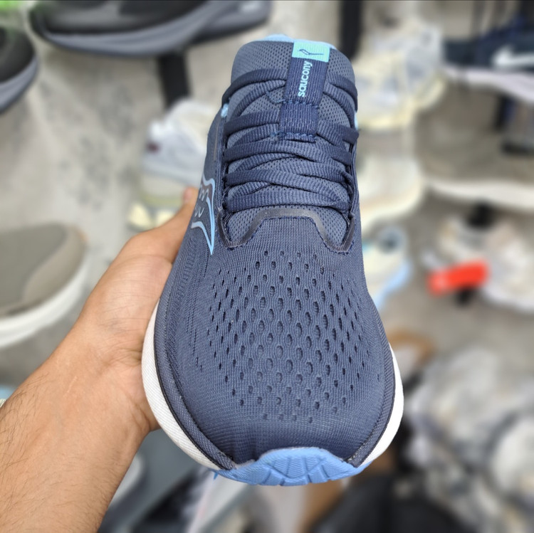 کتونی رانینگ و پیاده روی ساکونی راید ۱۸ Saucony Ride 18 / ضمانت کیفیت و ویتنام / سایز ۴۰ الا ۴۵