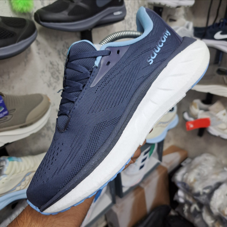 کتونی رانینگ و پیاده روی ساکونی راید ۱۸ Saucony Ride 18 / ضمانت کیفیت و ویتنام / سایز ۴۰ الا ۴۵