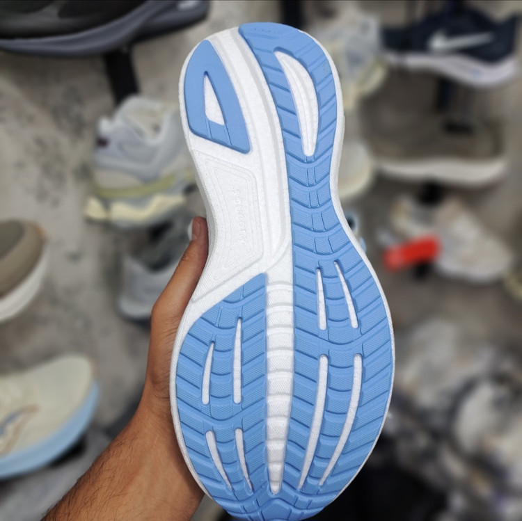 کتونی رانینگ و پیاده روی ساکونی راید ۱۸ Saucony Ride 18 / ضمانت کیفیت و ویتنام / سایز ۴۰ الا ۴۵