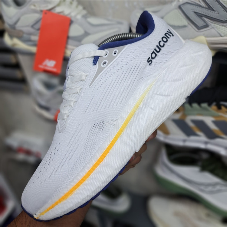 کتونی رانینگ و پیاده روی ساکونی راید ۱۸ Saucony Ride 18 / ضمانت کیفیت و ویتنام / سایز ۴۰ الا ۴۵