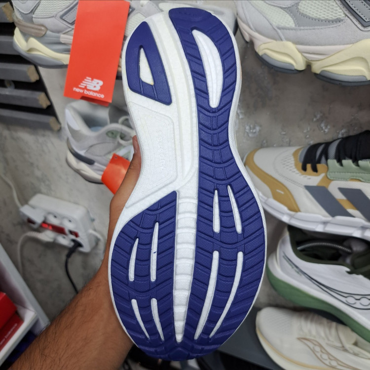 کتونی رانینگ و پیاده روی ساکونی راید ۱۸ Saucony Ride 18 / ضمانت کیفیت و ویتنام / سایز ۴۰ الا ۴۵
