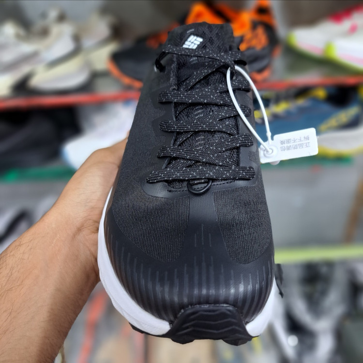 کتونی مسترکوالیتی کلمبیا گورتکس Colombia goretex / زیره ویبرام / ضمانت ویتنامی و کیفیت / سایز ۴۰ الا ۴۵