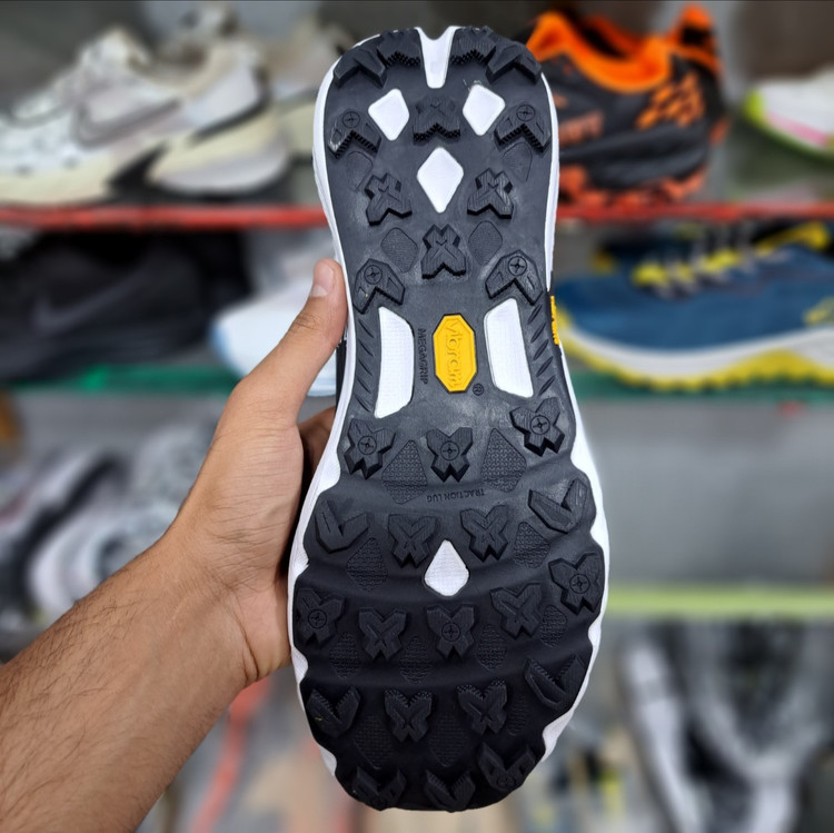 کتونی مسترکوالیتی کلمبیا گورتکس Colombia goretex / زیره ویبرام / ضمانت ویتنامی و کیفیت / سایز ۴۰ الا ۴۵