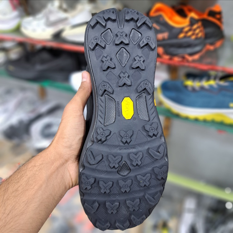 کتونی مسترکوالیتی کلمبیا گورتکس Colombia goretex / زیره ویبرام / ضمانت ویتنامی و کیفیت / سایز ۴۰ الا ۴۵